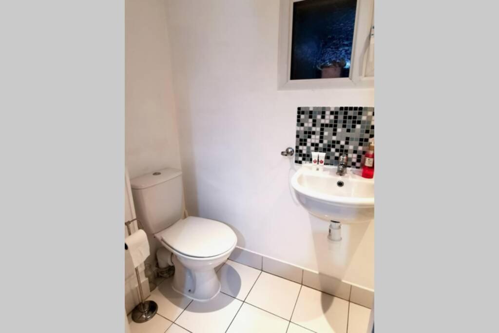 Private Comfortable Guest Suite - Nottingham Eksteriør bilde