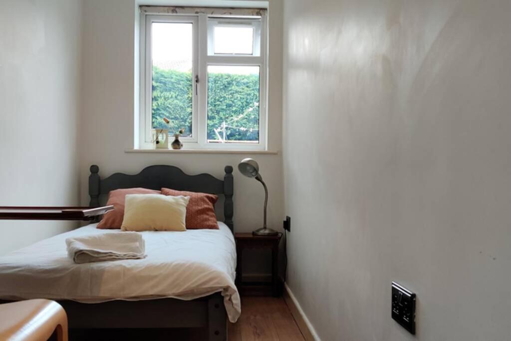 Private Comfortable Guest Suite - Nottingham Eksteriør bilde